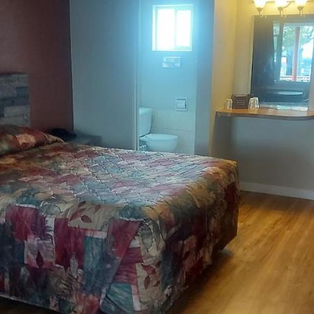 Lazy Bear Lodge Кранбрук Екстер'єр фото