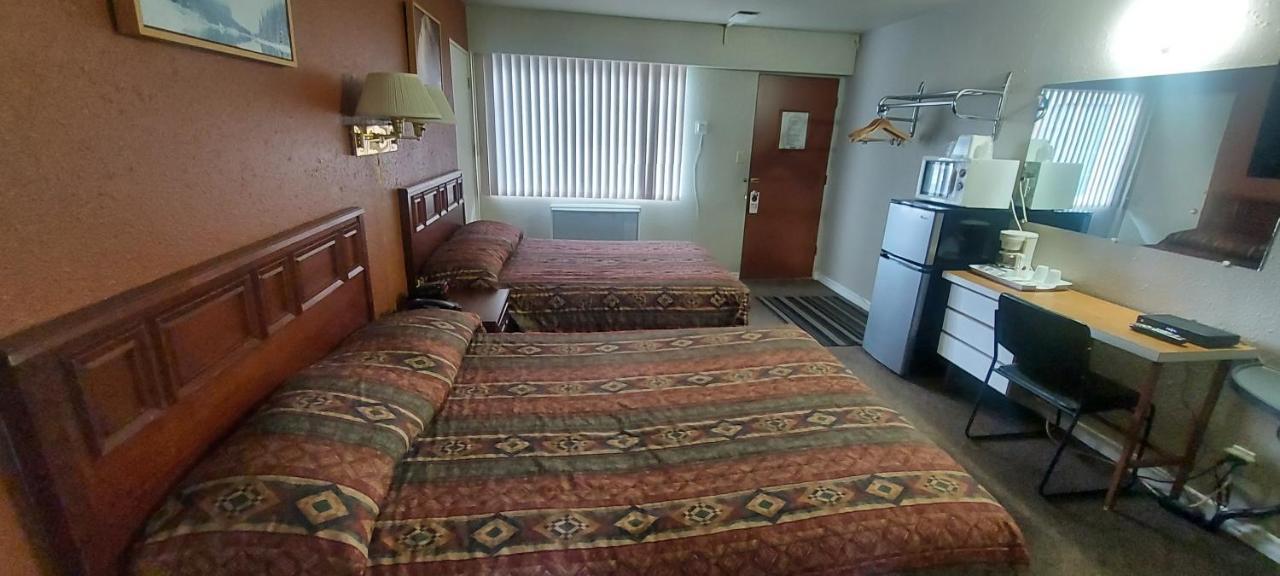 Lazy Bear Lodge Кранбрук Екстер'єр фото